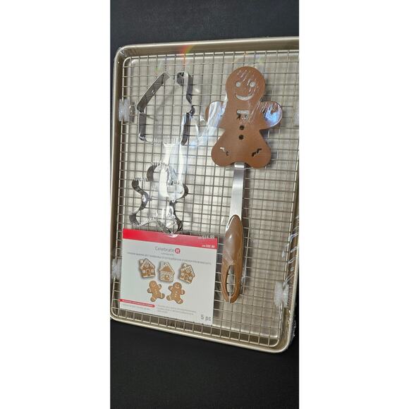 Celebrate It Christmas Gingerbread Man Baking Set New - Picture 1 of 5
